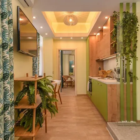 Cozy Jungle Oasis 1bd With Terrace In Center By Flat Mаnager