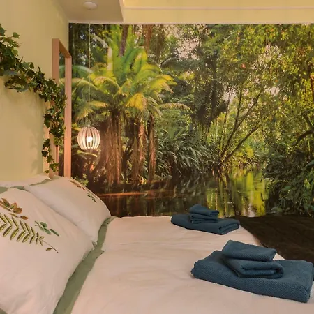 Apartmán Cozy Jungle Oasis 1bd With Terrace In Center By Flat Mаnager